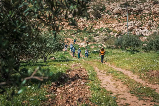 Jordan Trail 302 · Iraq Al-Amir To Husban