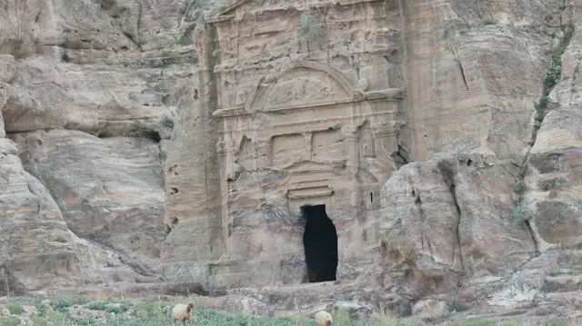 مسار المطاحة · البترا