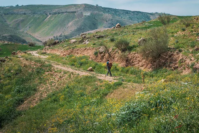 Jordan Trail 302 · Iraq Al-Amir To Husban